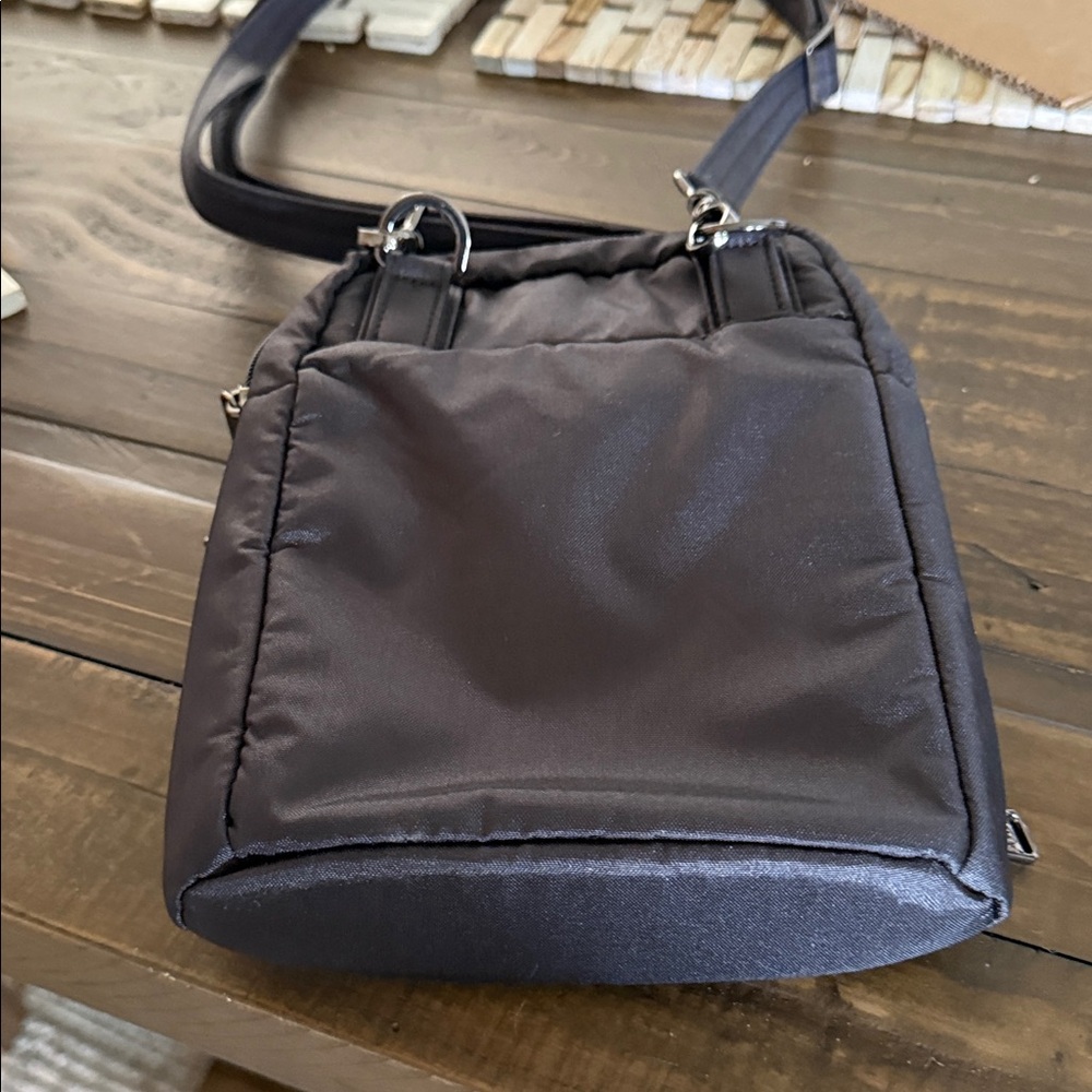 Lug Black Crossbody Pitter Patter - Picture 6 of 10